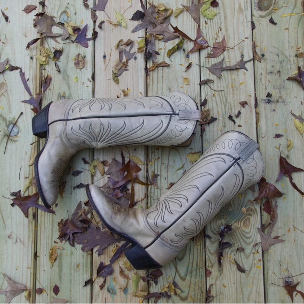 SOLD | Vintage Tony Lama Cream Cowboy Boots